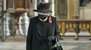 Regina Elisabetta, "cosa le hanno imposto i medici": panico nel Regno Unito, nascoste le vere condizioni di salute?
