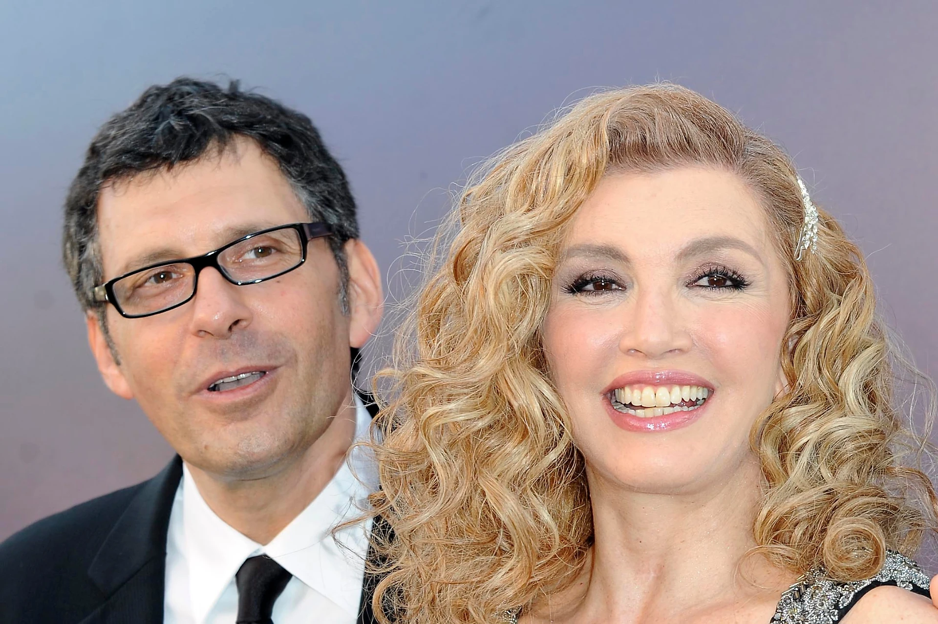 Fabrizio Frizzi, Milly Carlucci svela il suo più grande rimorso: "Ha raccolto tardi quello che ha seminato in vita"