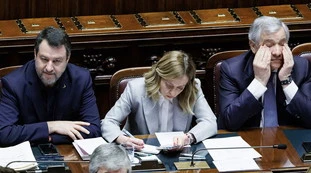 Salvini-Meloni, Repubblica col cronometro: "Solo 10 minuti", a cosa si riducono per attaccarli