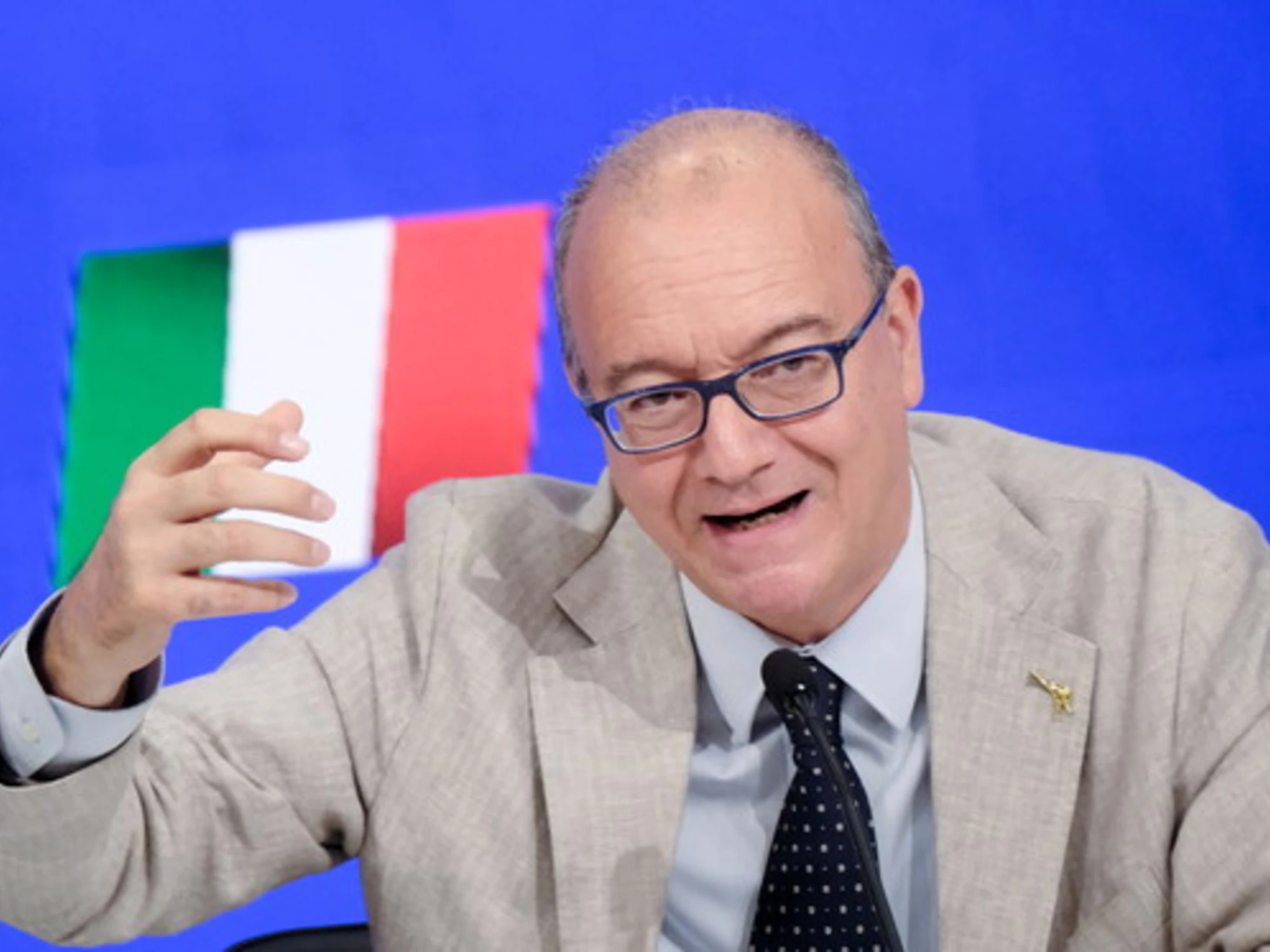 Il ministro Valditara: "Per i campi la svolta parte dalla scuola"