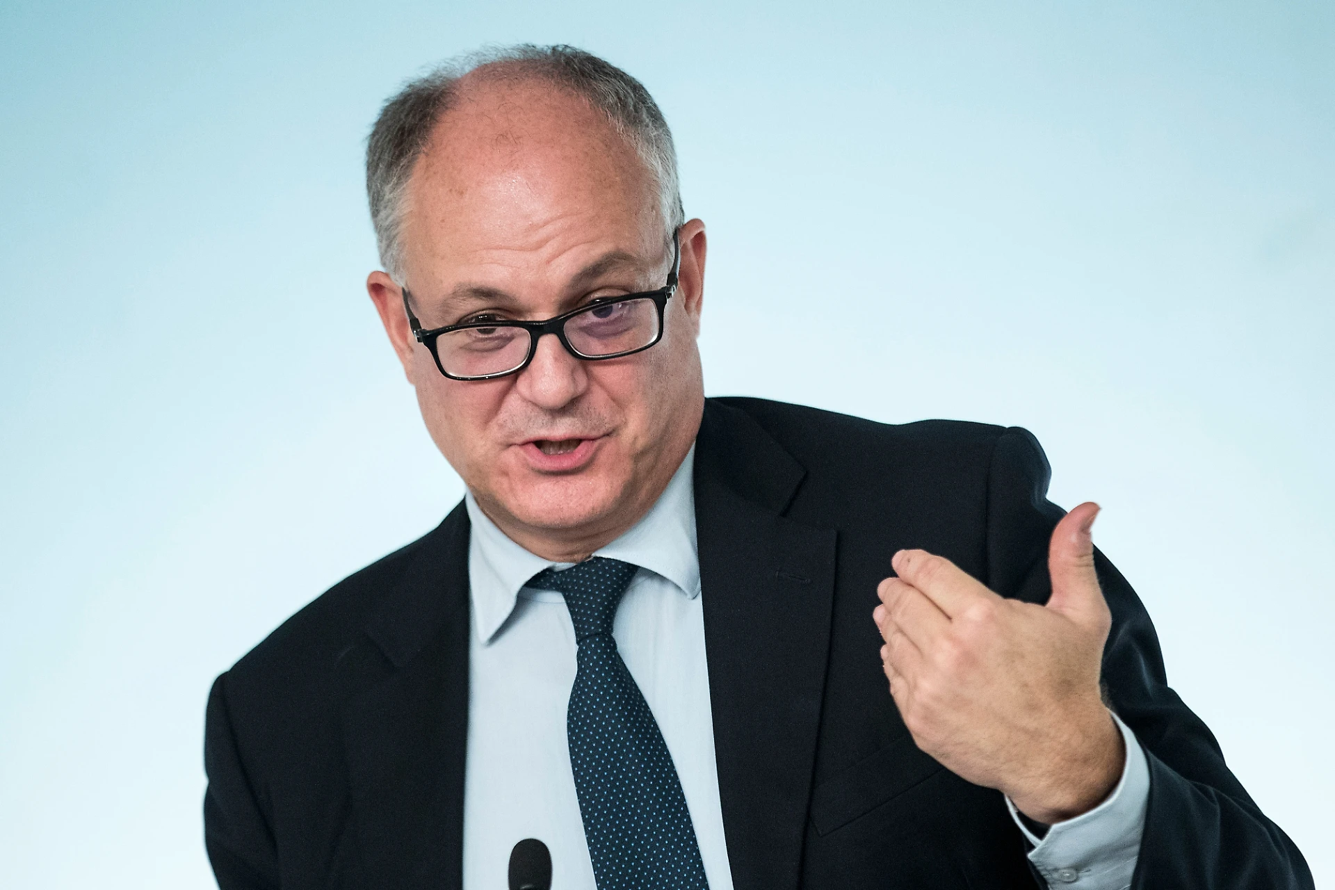 Roberto Gualtieri all'attacco di Matteo Salvini: "Crisi di governo per non fare la manovra"