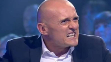 Grande Fratello Vip, terremoto a Mediaset: "Chiudetelo, a cosa serve quella roba?". Chi demolisce Signorini