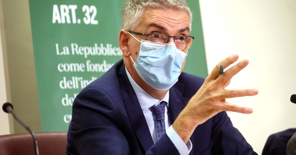 Coronavirus, Silvio Brusaferro mette in guardia sul long-Covid: "Sintomi nel 13% dei guariti dopo 12 settimane"