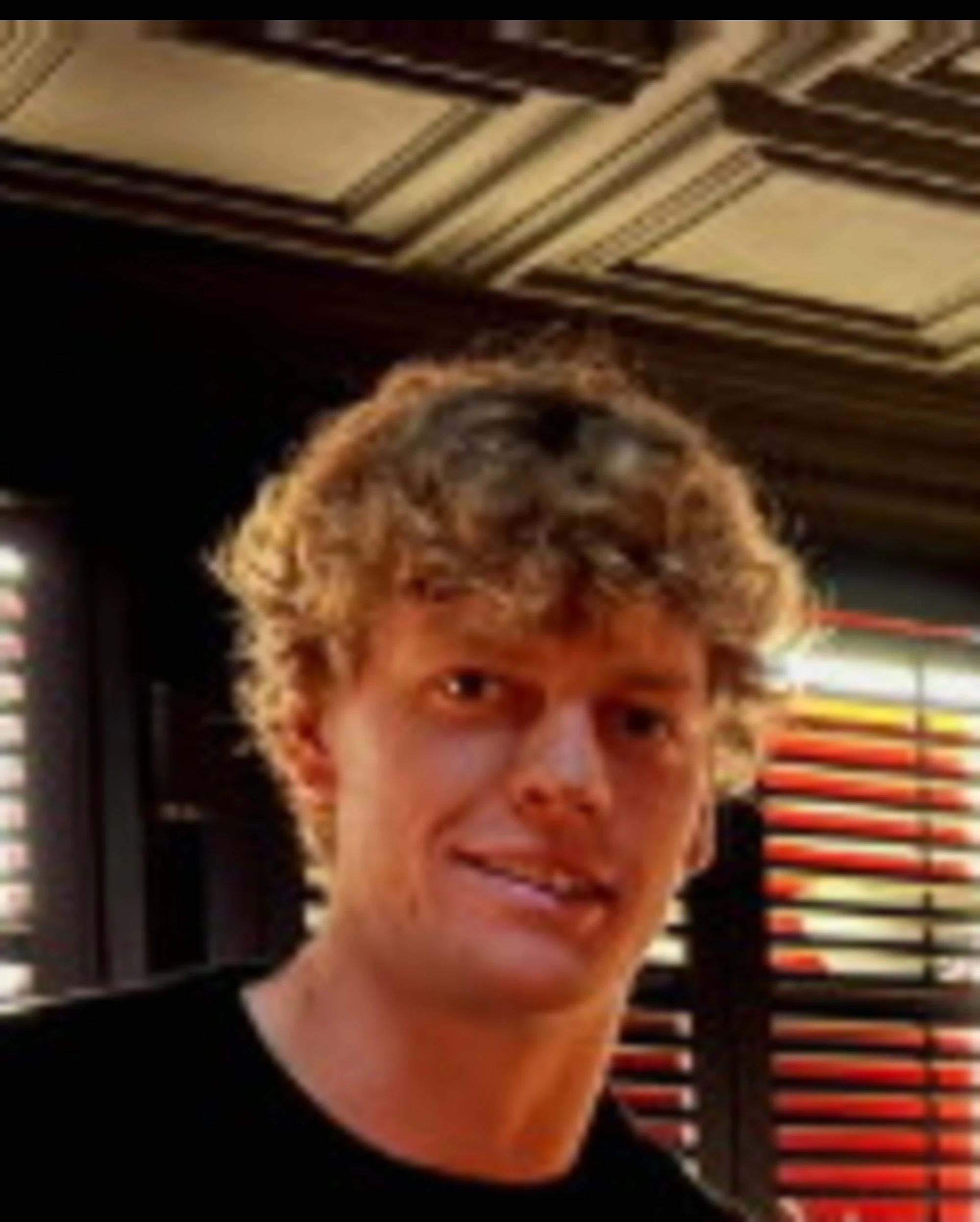 Jannik Sinner a Parigi? Occhio: con chi lo beccano al ristorante