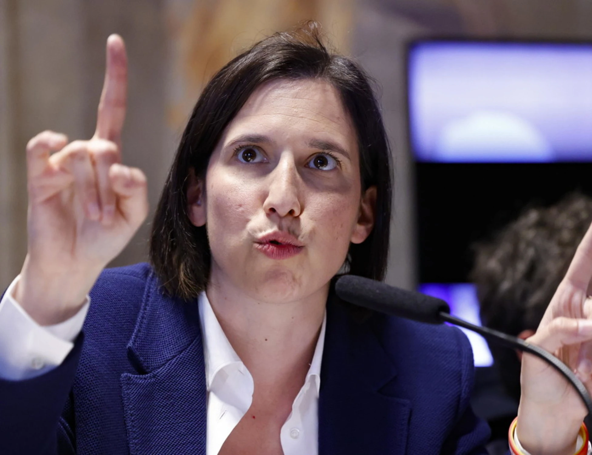 Elly Schlein in Canada: la mossa della disperazione contro Giuseppe Conte