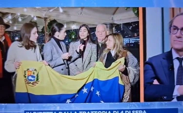 Angelo Bonelli umiliato in tv dalla ragazza venezuelana: "Ma di cosa parla?"