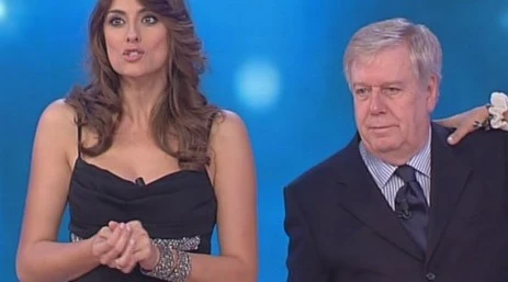 La prova del cuoco, Elisa Isoardi puzza di cipolla? La terrificante battuta di Claudio Lippi: cala il gelo