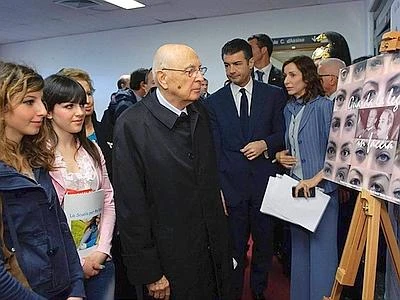 Napolitano commosso si appella ai giovani: "Scendete in campo"