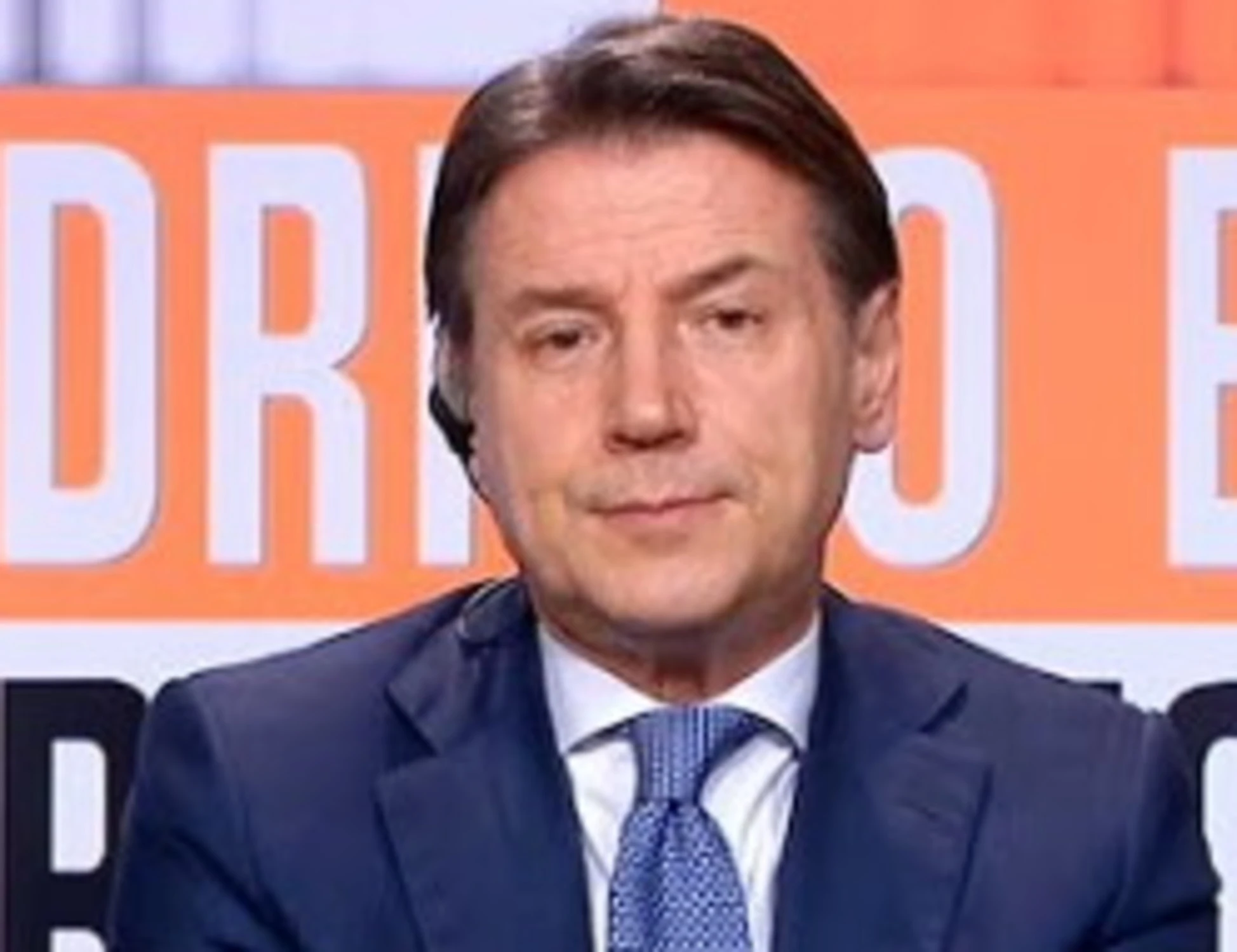 Dritto e rovescio, Conte fuori controllo su Zampolli, Piantedosi e Meloni