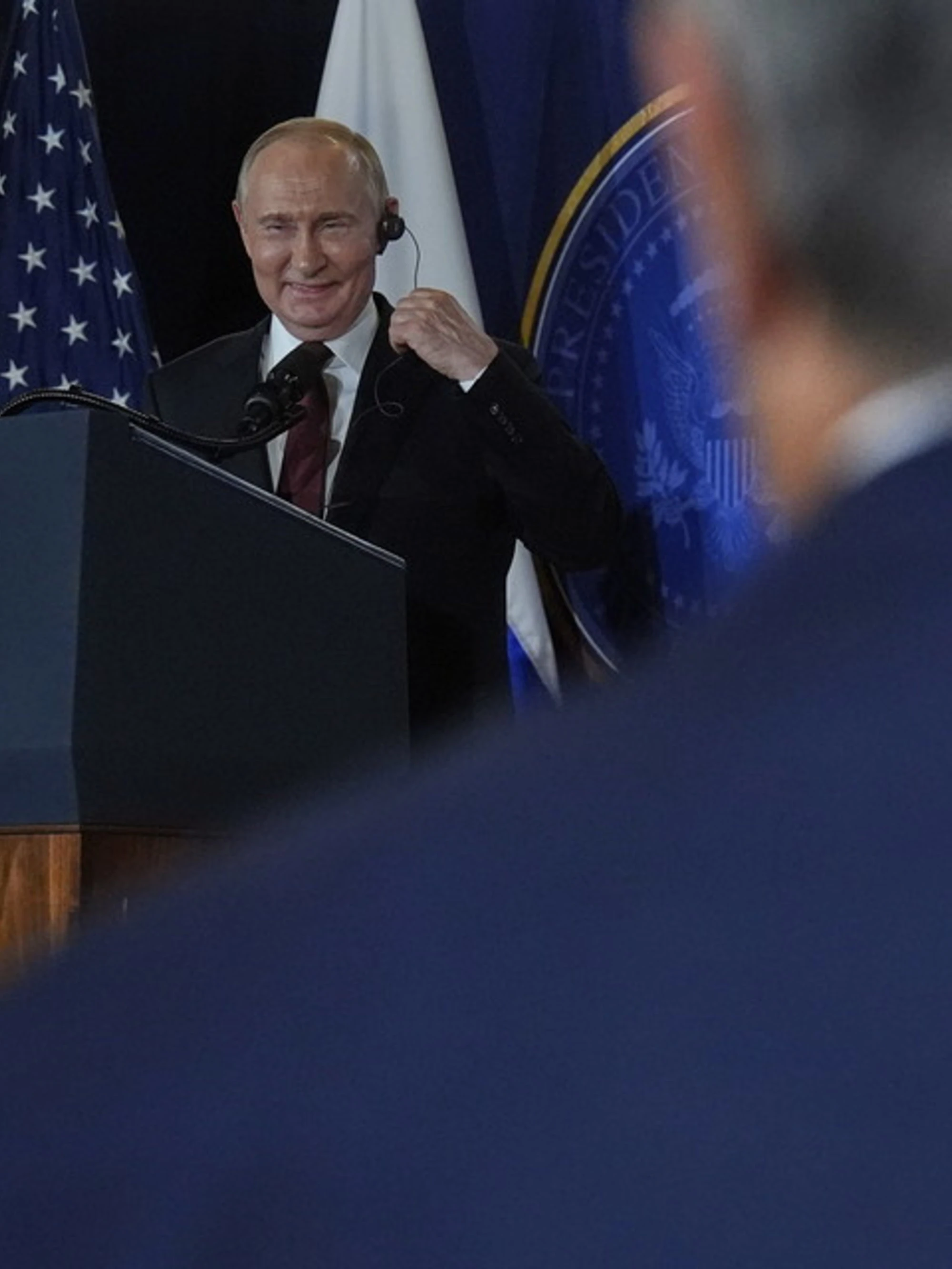 Putin-Trump, torna la teoria del complotto: "Quello non è lo Zar"