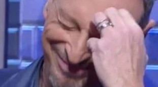 I soliti ignoti, Amadeus perde la pazienza con Giucas Casella: "Passaparola", caos in studio