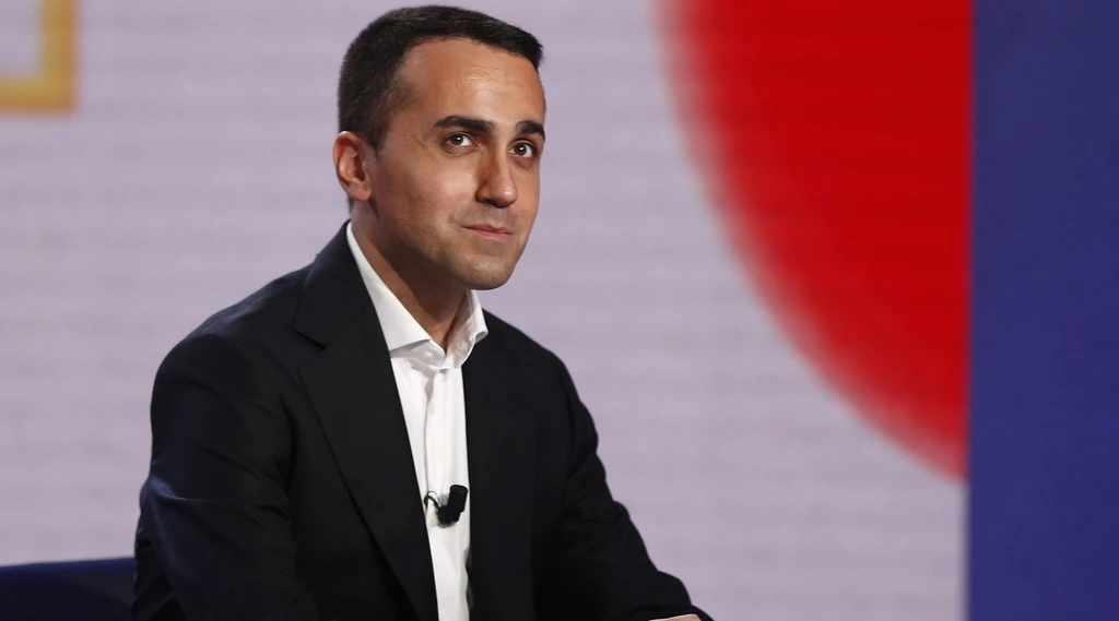 Luigi Di Maio col Pd, ufficiale: ora il patto con Calenda può saltare