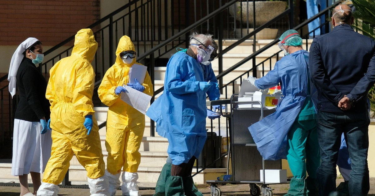 Coronavirus, allarme dell'Iss: "Rischio pandemia incontrollabile", il dpcm subito da rifare?