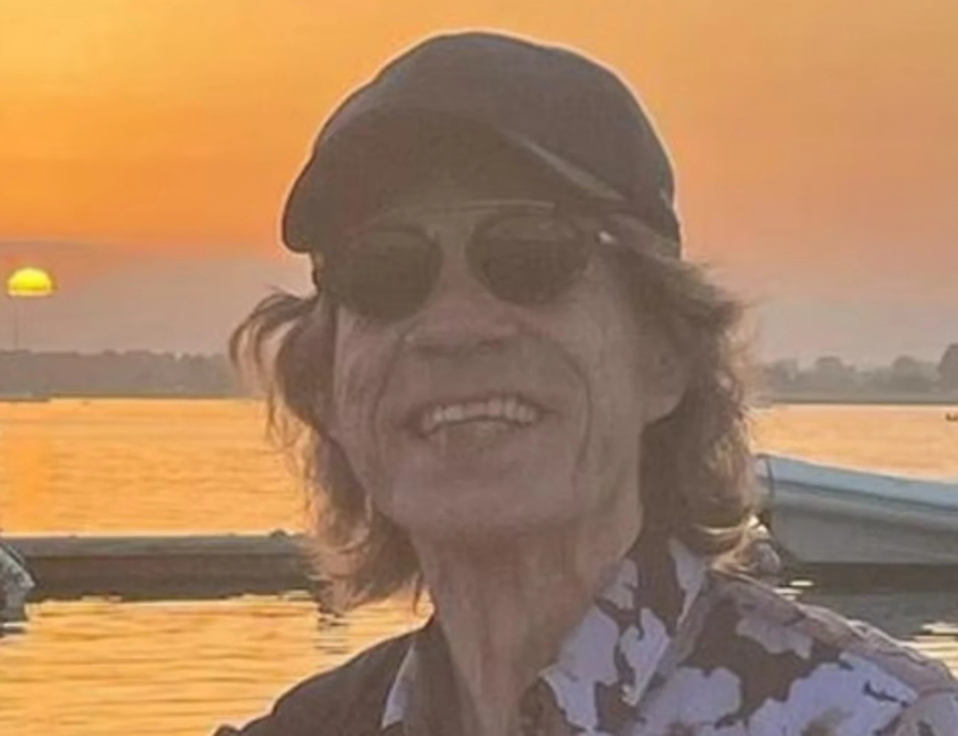 Mick Jagger a Stromboli, arrivano i carabinieri: "Spegnete tutto", una figuraccia planetaria