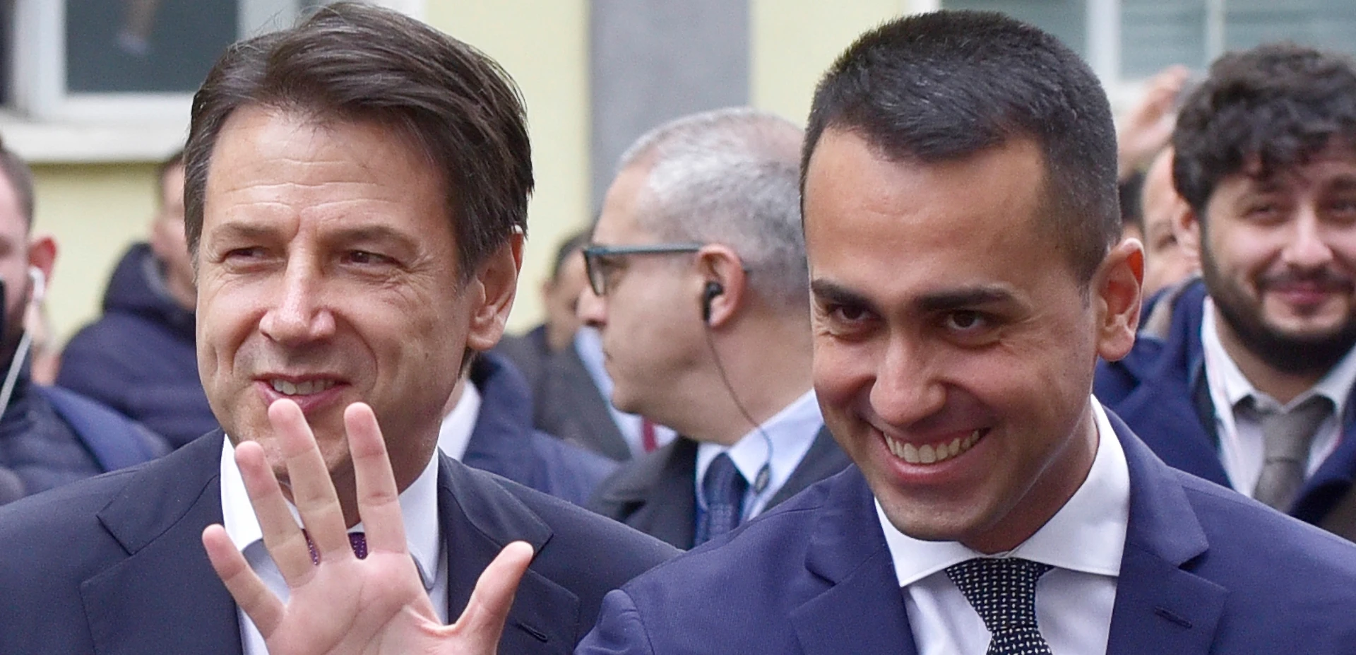 Giuseppe Conte, telefonata a Luigi Di Maio: "Sono lo stesso di un anno fa", il premier può saltare
