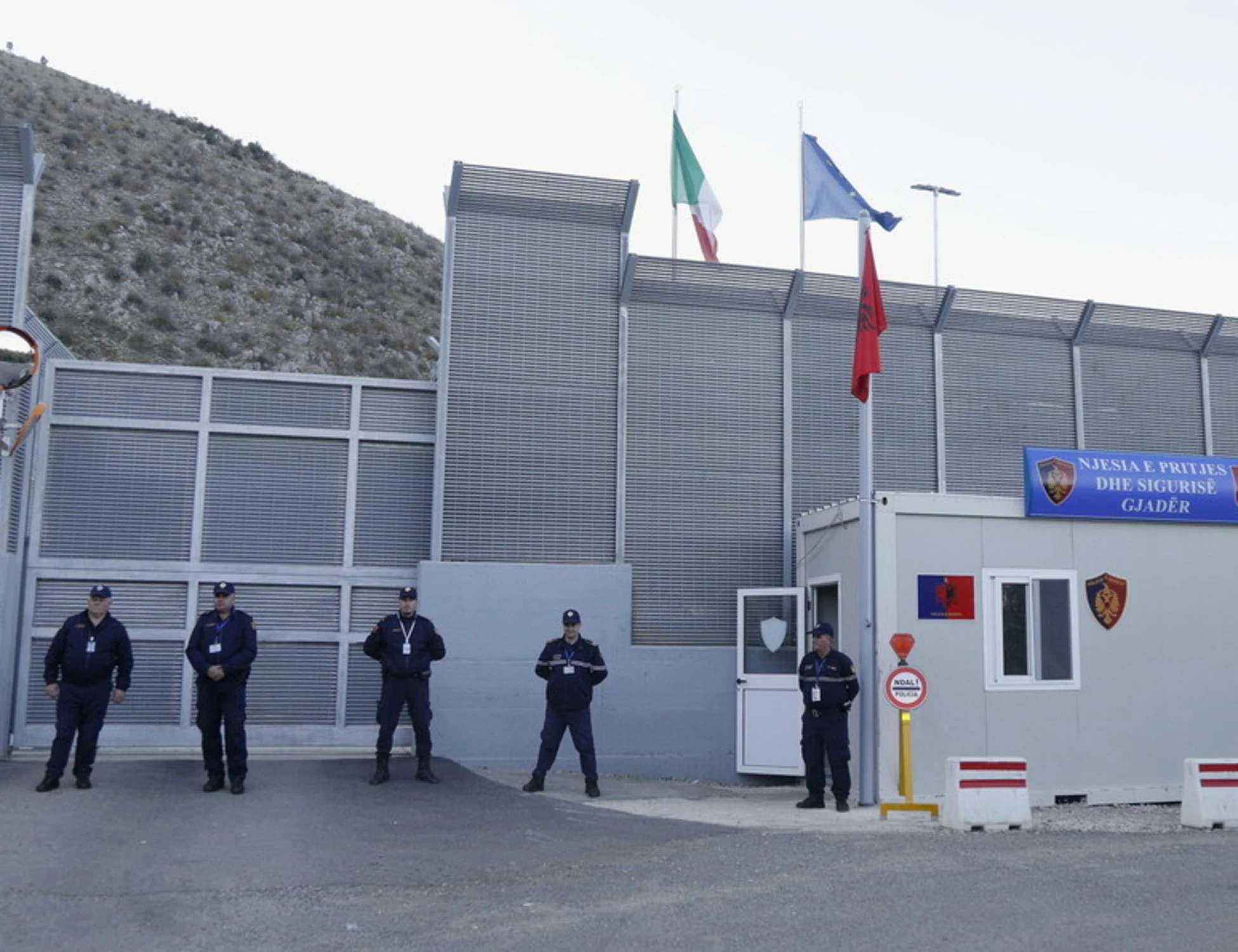 Albania e blocco navale, il governo rilancia dopo il voto Ue