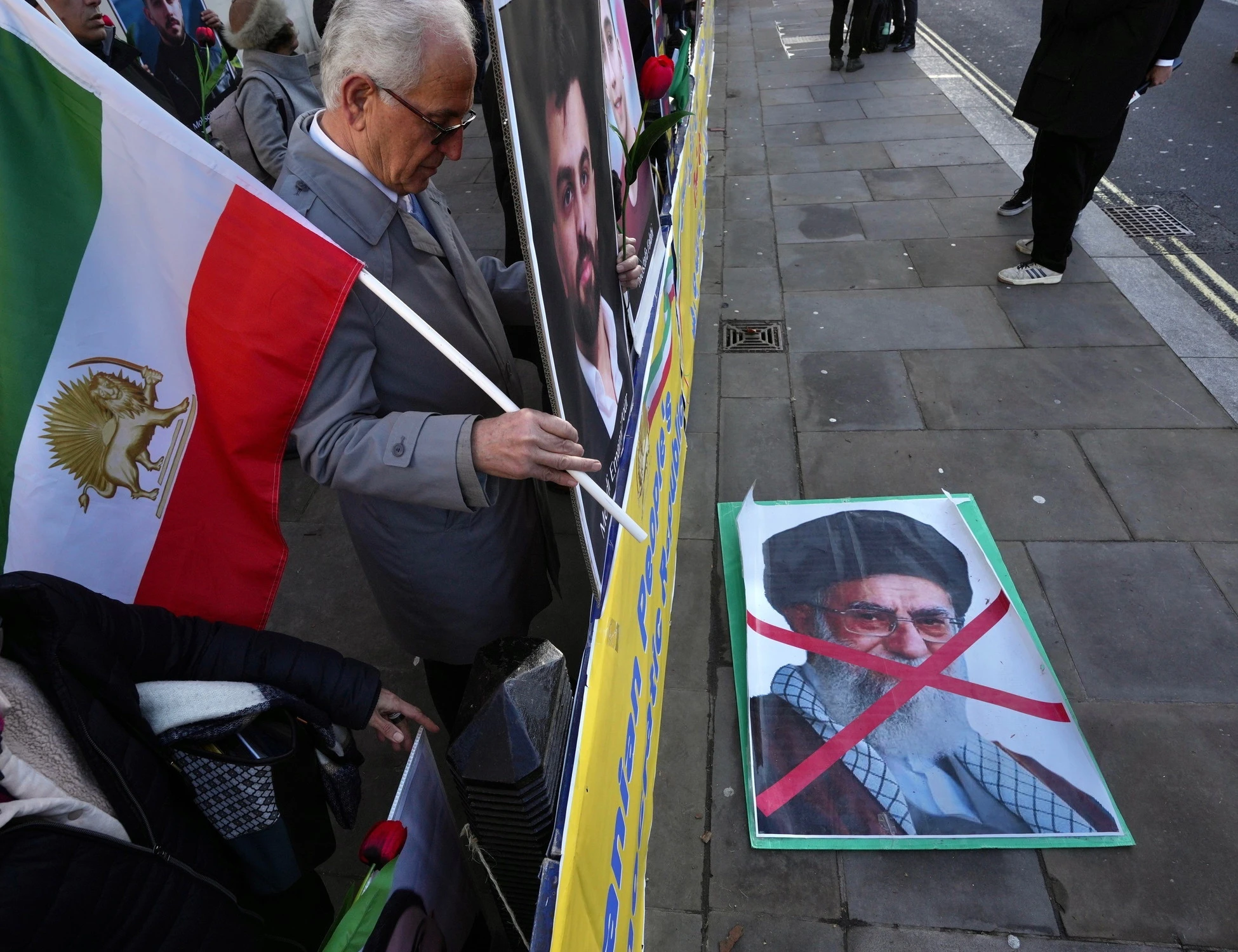 L'Occidente si desti: con la caduta dei teocrati iraniani può cambiare la storia