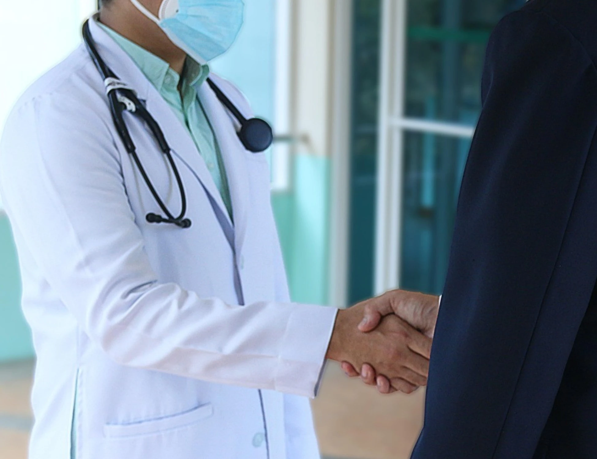 Calabria, uno choc: medico prescrive "una sedia elettrica"