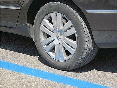 Italia invasa dalle strisce blu, è boom per la sosta a pagamento