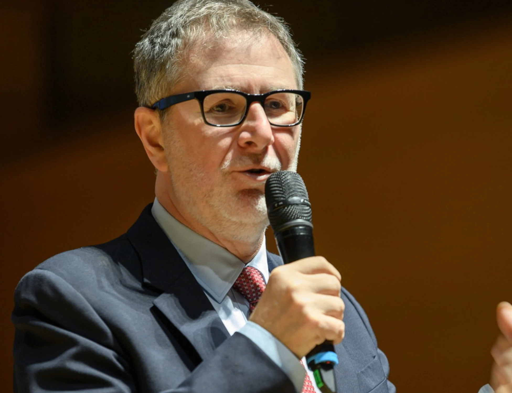 Fabio Fazio piange ancora: "Addio alla Rai? Nessuno ha detto nulla..."