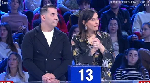 Affari Tuoi, Lea finisce nel mirino: "Ma non sa le regole dei pacchi!"