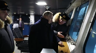 Putin punge Macron: "Come Napoleone, si è dimenticato com'è andata a finire"