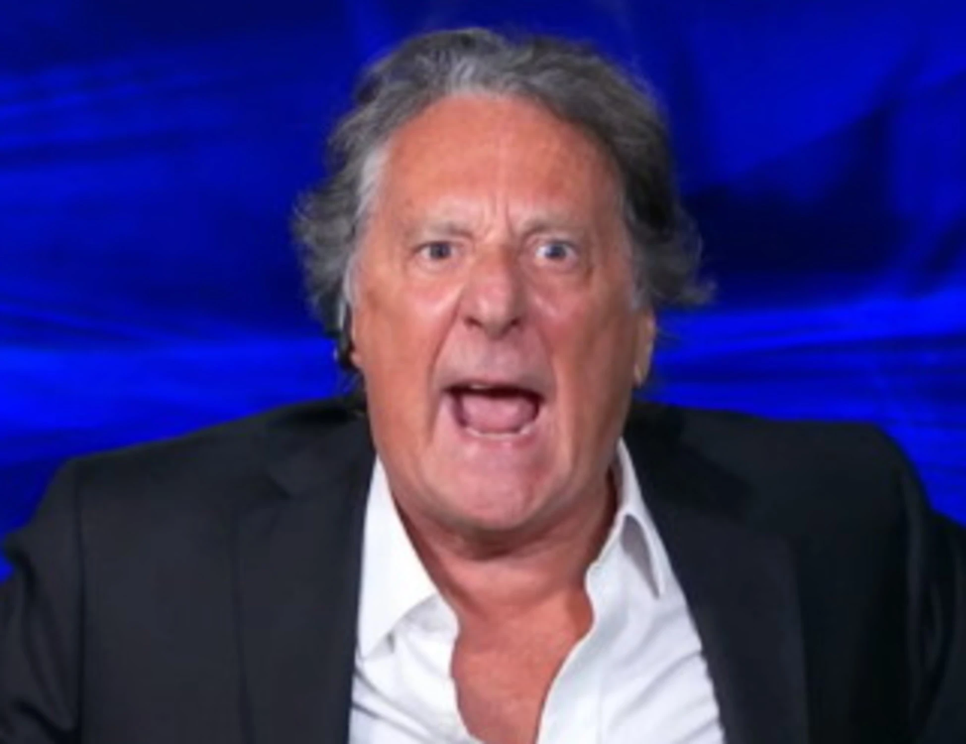 Enzo Iacchetti attacca pure il Papa: cosa c'è dietro l'ultima sceneggiata