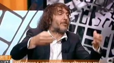 Dritto e Rovescio, Cruciani contro il pugile suonato Conte: "Vacanze, ma cosa dice?"