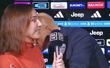Luciano Spalletti bacia Federica Zille: "Questo è un contatto"