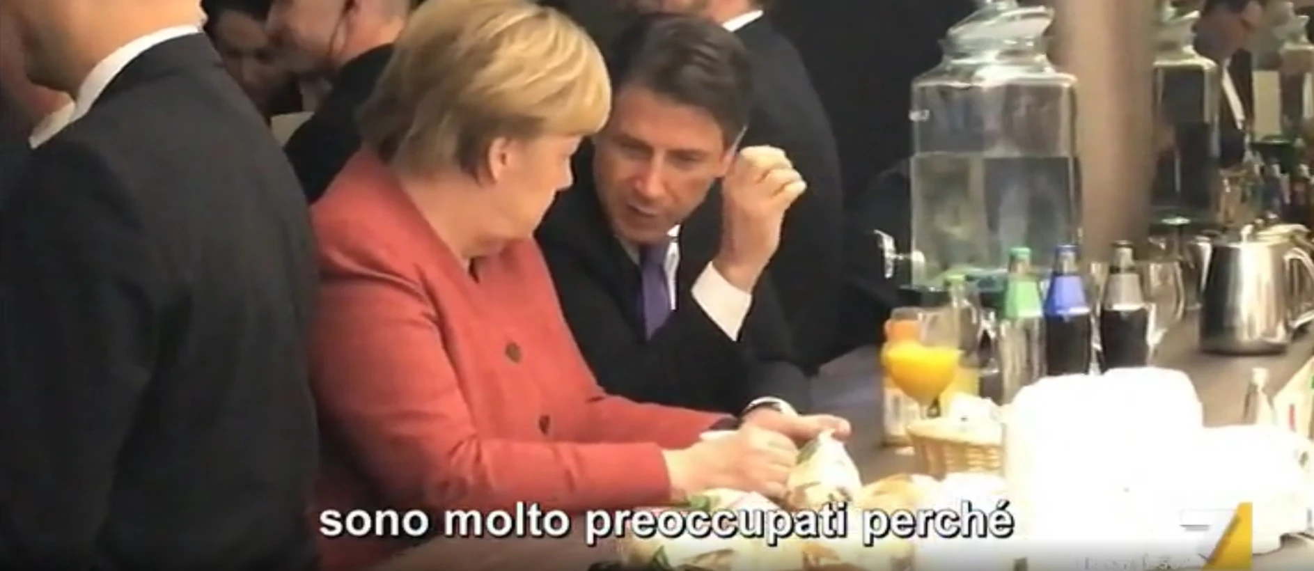 Giuseppe Conte smaschera il M5s con Angela Merkel: "Sono molto preoccupati, così..."