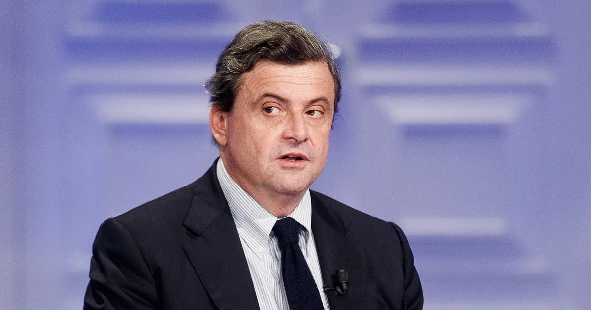 Carlo Calenda, prima gli insulti, poi il voto alla Raggi: ecco l'incredibile dietrofront