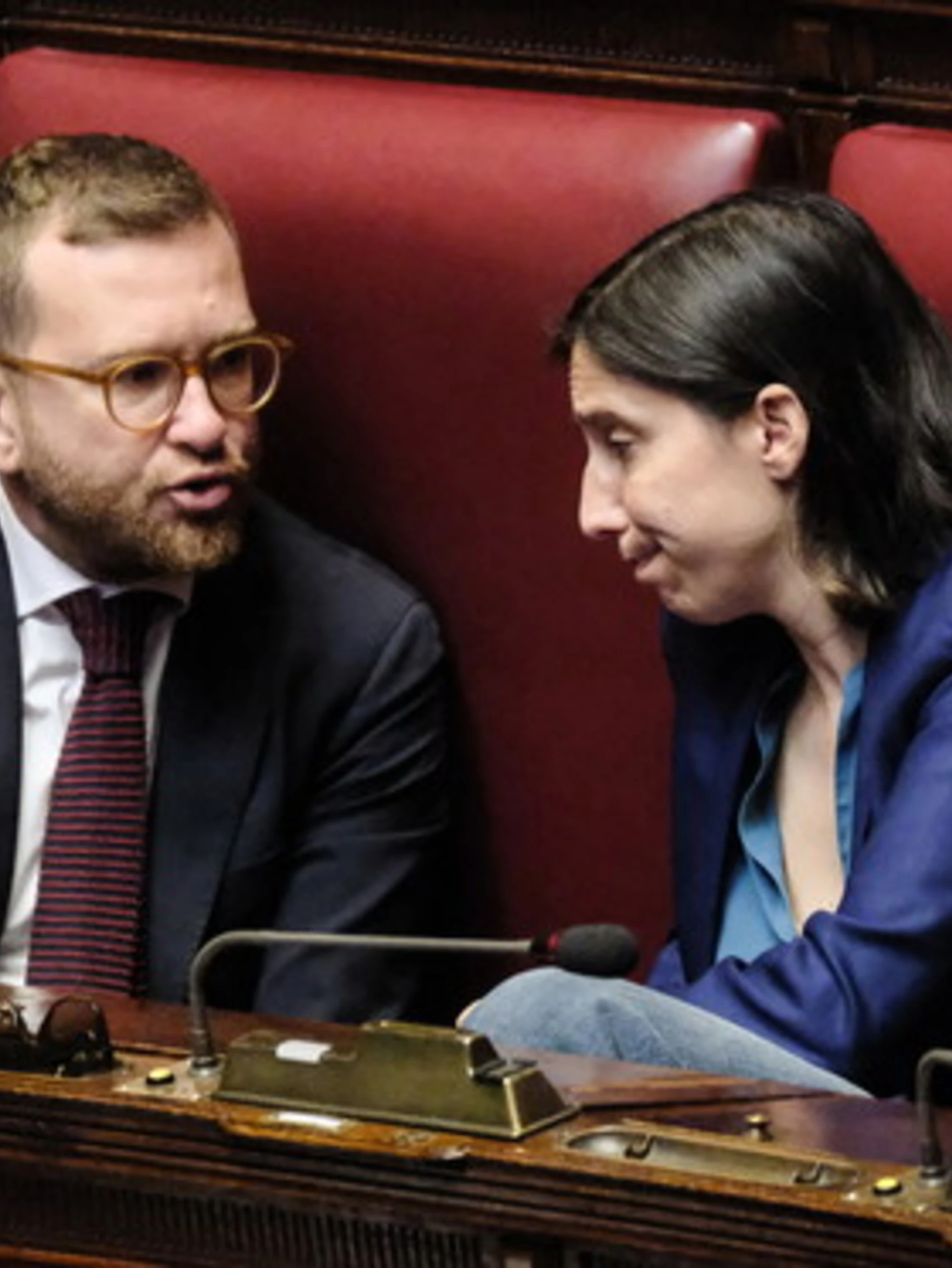 Iran, la sparata di Provenzano e Schlein: "Meloni non conceda a Trump uso delle basi italiane"