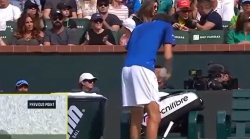 Medvedev, il video dello sfogo in campo: "Il tennis è uno sport di mer***"