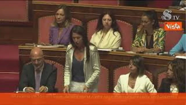 https://media.liberoquotidiano.it/-zvpn3jZ_caz6ixaFl6YaOKFjmeVFahnVxdrB9r9nRA/width:800/quality:90/aW1hZ2VzLzIwMjUvMDkvMTEvMjMxODEzODcyLTEyY2M1NWNhLWI1YjctNGU2Ni05NDM0LTFlMDM1ODEwZDI3Yi5qcGc.webp