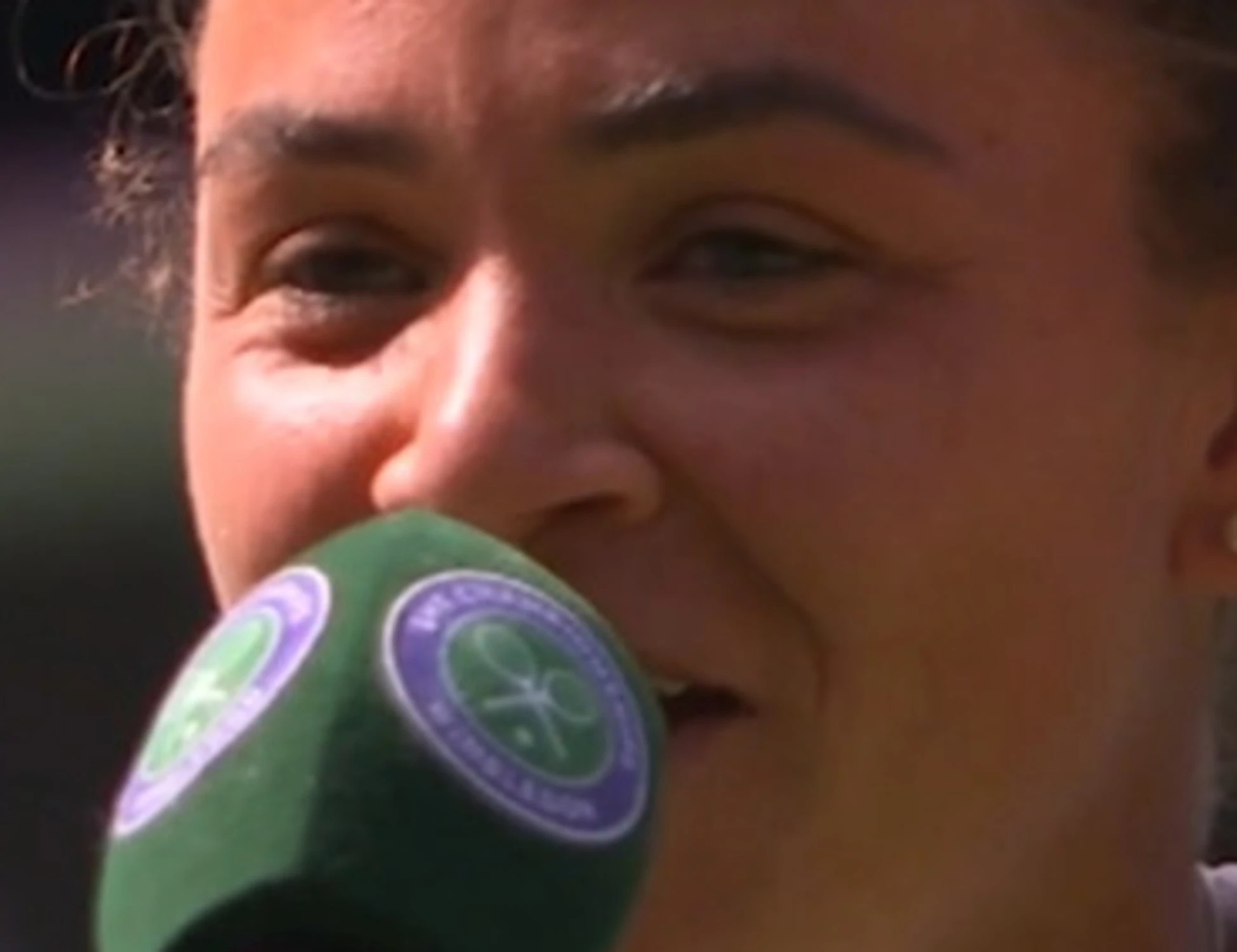 Wimbledon, Jasmine Paolini vola ai quarti: rossa d'imbarazzo, "non pensare a lui in tribuna..."