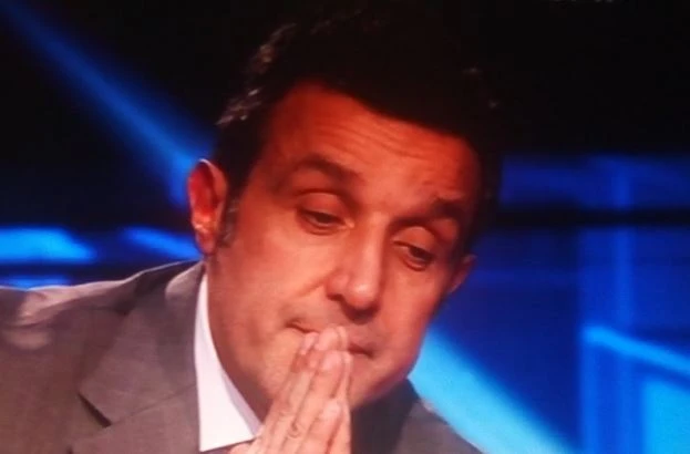 L'Eredità, Flavio Insinna travolto dalle polemiche: il bruttissimo sospetto sul concorrente Mario