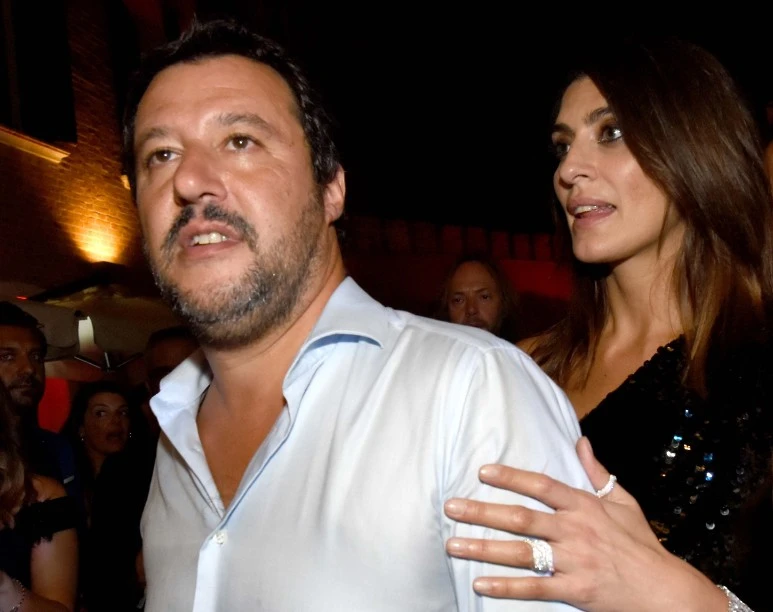 Elisa Isoardi, il dettaglio privatissimo sul tempo passato con Salvini: "Di cosa parlavamo? Facevamo altro"