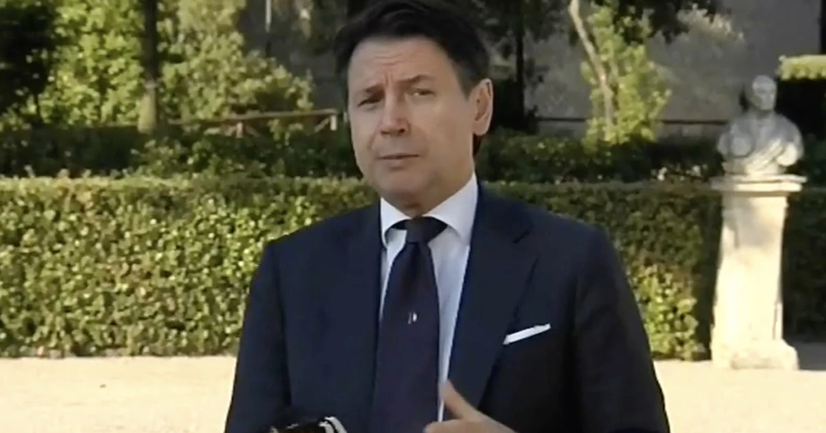 Giuseppe Conte in stato confusionale su Salvini e Meloni: "Mi dicono 'vieni in Parlamento' e poi si allontanano"