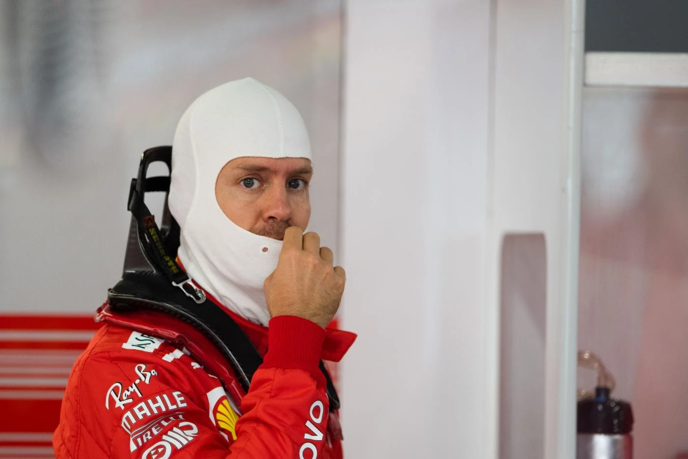 Ferrari, Sebastian Vettel sbotta a Suzuka: "Roba da idioti". E Maurizio Arrivabene ci va giù durissimo