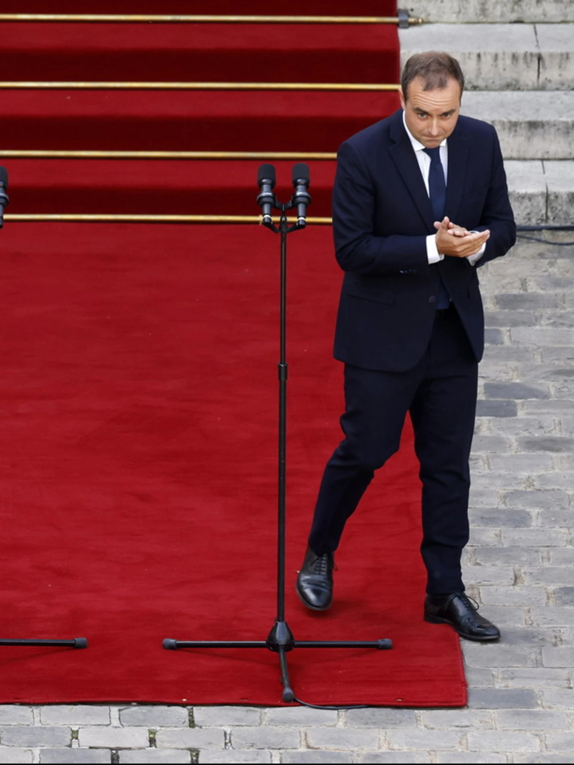 Lecornu è inchiodato: tempesta in arrivo a Parigi, ecco chi vuole già cacciarlo