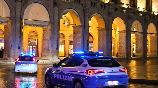 Volante assaltata a Milano? Pericolosa saldatura tra migranti e sinistra estrema