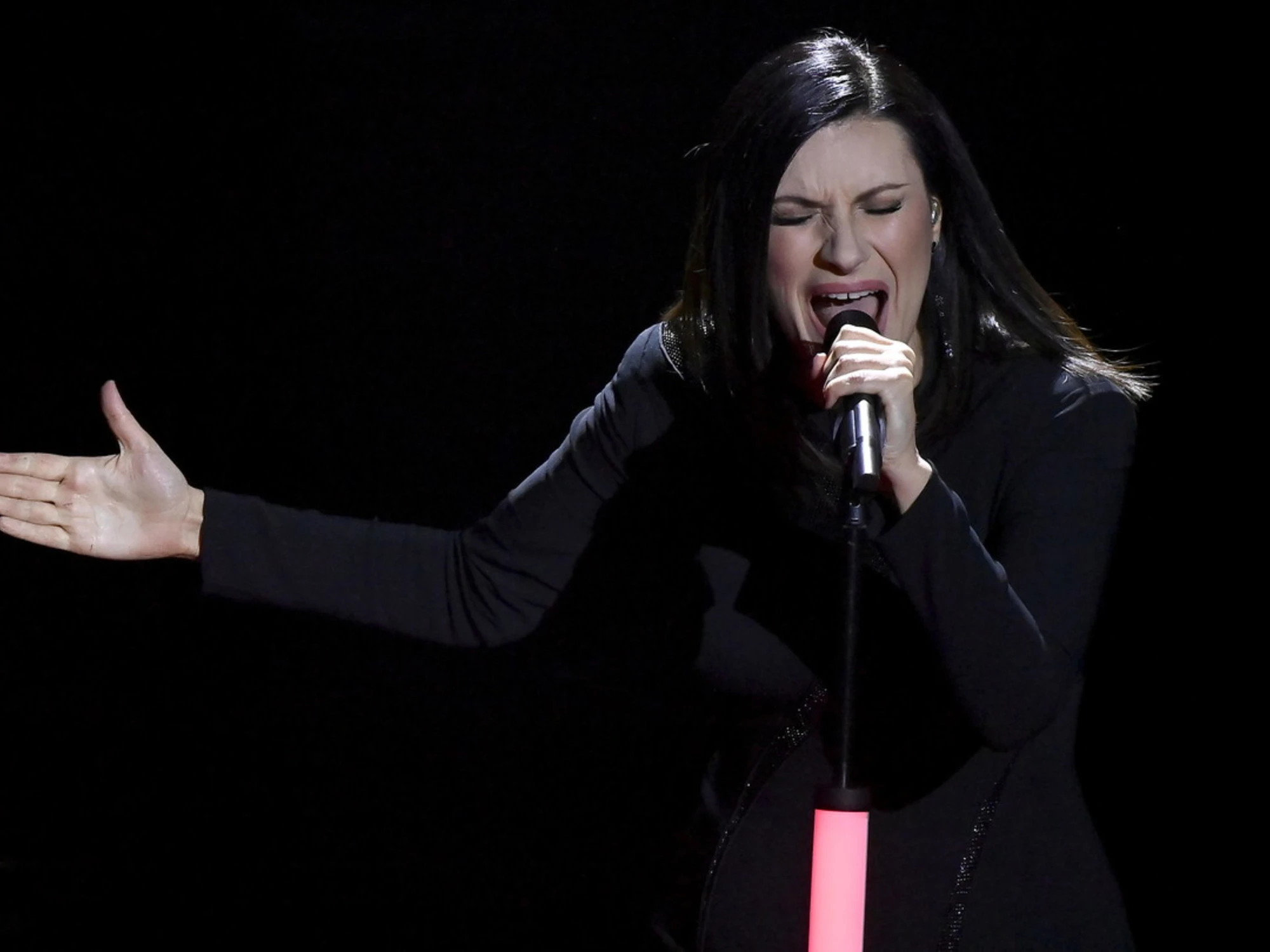 Sanremo 2026, Carlo Conti: "Laura Pausini co-conduttrice, Max Pezzali ospite fisso"