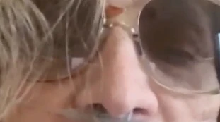 Iva Zanicchi, il primo video dopo il ricovero per Covid: "Vado a casa grazie ai loro sacrifici, non si fermano mai"