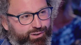 Verso Sanremo 2025, il dramma di Simone Cristicchi: "Ho preso fuoco mentre ero con la motosega"