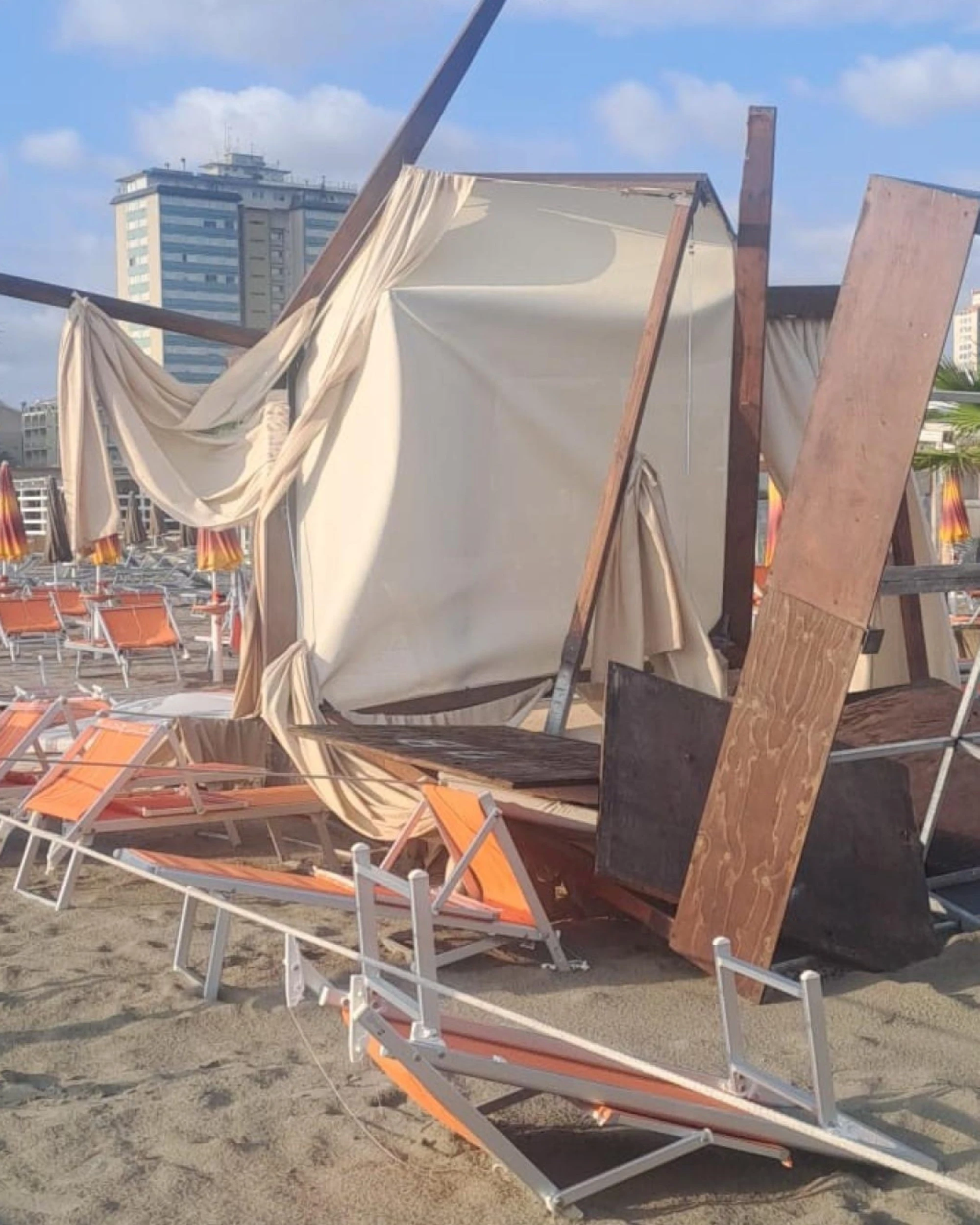 Nubifragio in Romagna, lo sfogo del patron del Papeete: "Utili come i burocrati di Bruxelles"