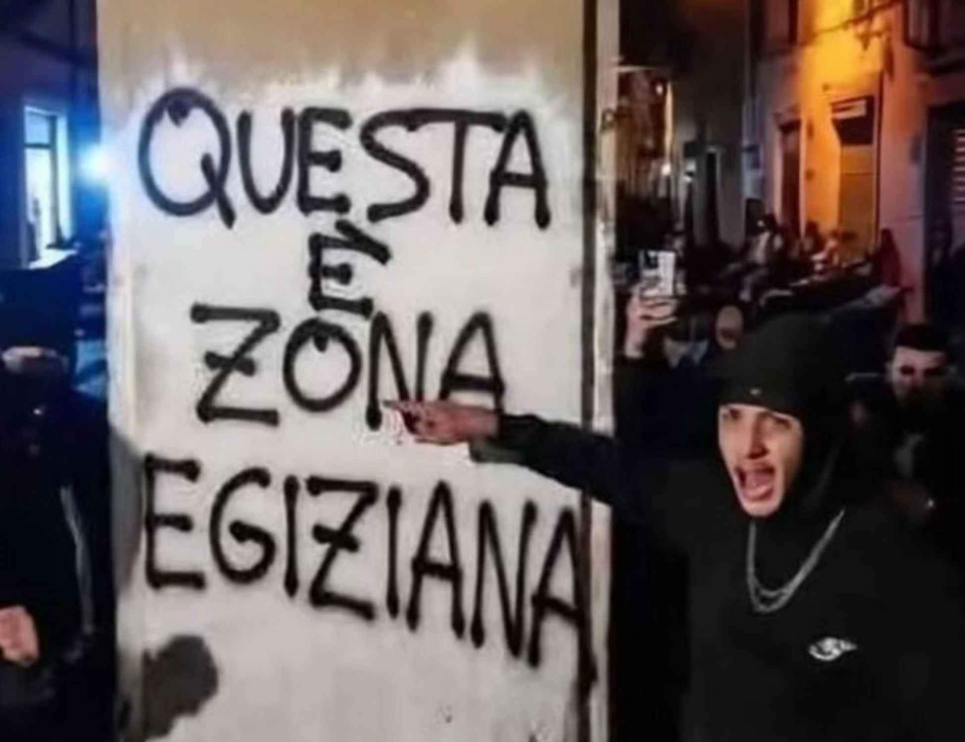 Modena, la figuraccia di Roberto Vannacci: cosa pubblica sui social