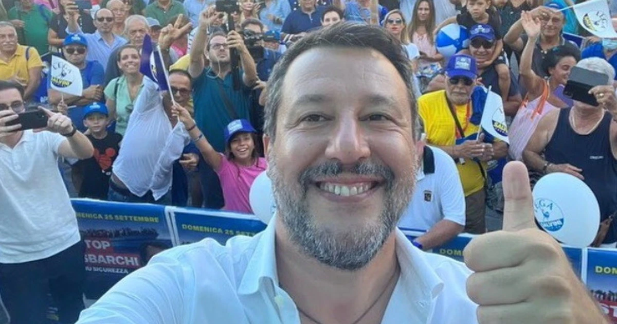 Umberto Bossi rieletto, Salvini: "Quante parole al vento"