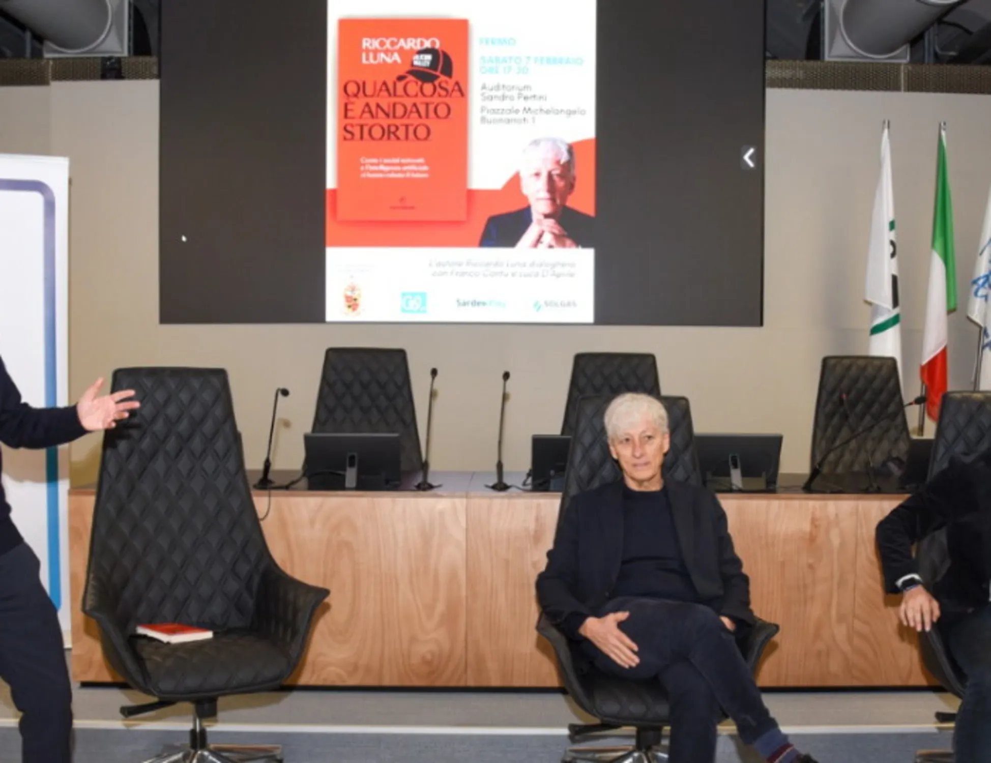 Riccardo Luna dà la sveglia al popolo del web: "Gli algoritmi puntano su rabbia e paura"