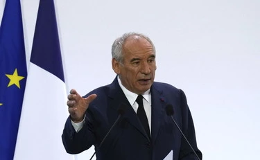 https://media.liberoquotidiano.it/08BarKHGSOVkkL1co7IFbIcDSmmowL76i5aDg4_pfW4/width:800/quality:90/aW1hZ2VzLzIwMjUvMDgvMzEvMTkxMTI3MTk3LThlMjEzMDhiLWZlZmUtNDcxOS1hMThkLTcyM2VmZGRkNWQyOS5qcGc.webp