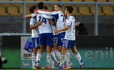 Como da urlo, Lecce travolto: i lariani vedono l'Europa